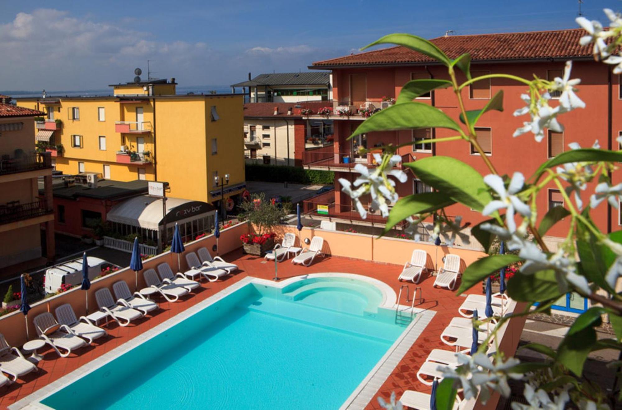 Hotel Bologna Bardolino Exterior photo